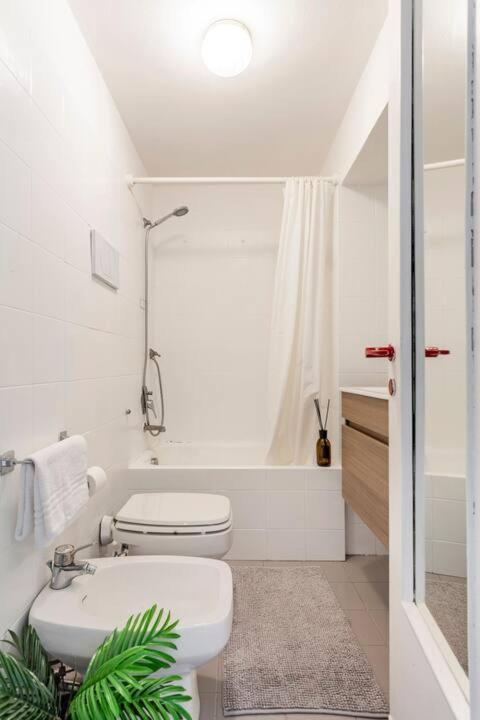 *New Apartment In The Center Milano Exterior foto